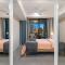 South Bank Stunner! ~ 3 Bed/2 Bath/1Car/Views
