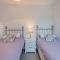 3 Bed in Tenby 92066