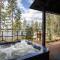 Holiday home with outdoor Jacuzzi and Sauna - Uurainen