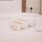 Al Raha Glamour 3BR with Beach Access - 阿布扎比