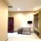 White Residence Hotel & Apartment