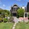 Family House - Breath Taking Views Over Mounts Bay - 纽林