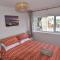 Family House - Breath Taking Views Over Mounts Bay - 纽林