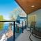 King Suites, Lakefront, Hot Tub, Watercraft