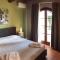 Villa Borgo del Silenzio with private pool, 5 apartments