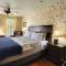 Bluemoon Vacation Rentals - Anne Hathaway House