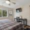 Open Sky Retreat - Hot Tub, Fire Pit, Large Yard, Comfy & Family Friendly
