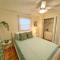 *NEW* Gorgeous Sunshine - 2BD/1BA - Private Fenced Backyard!