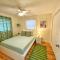 *NEW* Gorgeous Sunshine - 2BD/1BA - Private Fenced Backyard!
