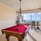 Steps to Beach & Pool - Resort Amenities Galore!