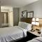 Staybridge Suites Milwaukee West-Oconomowoc by IHG - Oconomowoc