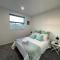 Luxury Brand New 4 Bedroom Family Retreat - Christchurch