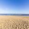 Seaside Cottage In Beautiful Hemsby, Norfolk By The Beach Ref 99007J