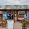 Holidayz, Chalet 58, Hemsby - Beautifully presented two bed chalet, sleeps 4 with FREE Wi-Fi plus pet friendly