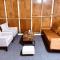 Movie Nest - 2BR - Huge Backyard w Grill