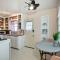 Walk To Beach - EV Charger - Outdoor Dining - 2BR