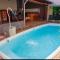 Rubi casa de temporada com piscina aquecida e área gourmet - Santa Fé do Sul