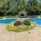 North Fork Oasis: Heated Pool, Hot tub, Steps to the beach! - Laurel