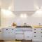 Luxury center Townhouse in Frigiliana with pool and parking HansOnHoliday Rentals