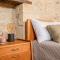 Antama Living, Luxe Stonehouse with Pool & BBQ - Réthymnon