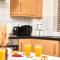 Sleeps 6 - Corporate & Family Stays - FREE Parking & WiFi