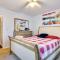 Zen Den - Pocono LakeFront with Hot Tub !