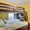 Zen Den - Pocono LakeFront with Hot Tub !