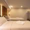 Gate78 Hostel Maephim Beach - 梅尔皮姆