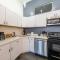 McCormick 6Br-4Ba Luxury Suite that sleeps 12 guests with Jacuzzi & Pool table, Group stay and Optional parking - Чикаго
