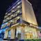 Hotel Elements Surat - Surate