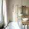 Lovely haussmannian flat in Montparnasse