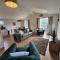 Two Bedroom Lodge In The Country - Owl, Peacock & Meadow