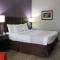 Parkwood Inn & Suites
