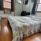 comfortable room with balcony near the train - Woodside