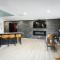 Modern 3 BR home w hot tub movie room dog park