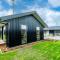 Elegant, Executive Retreat - 梅斯文