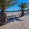 Apartment 50m from the sea, pool, AC, parking