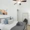 Stroll to Main St: 2BR on the Park - 费城