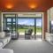 Lake Taupō Luxury Home plus Hideaway Apartment - Taupo