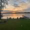 Lake Cabin; Renovated, Flat Lot, Dock, Sandy Beach, Many Games and Lake Toys! - Annandale