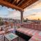 Casa Linda, 2BR with Luxury Bedding, A/C & Rooftop Views