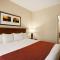 Country Inn & Suites by Radisson, Manchester Airport, NH