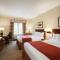 Country Inn & Suites by Radisson, Manchester Airport, NH