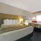 Country Inn & Suites by Radisson, Pierre, SD - بيير