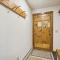 Ski on ski off, conveniently located, 2 bedroom condo with beautiful views, access to indoor pool Sunrise B3 - 基灵顿