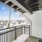 Ski on ski off, conveniently located, 2 bedroom condo with beautiful views, access to indoor pool Sunrise B3 - 基灵顿
