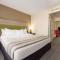 Country Inn & Suites by Radisson, Milwaukee Airport, WI
