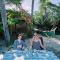 8 Star Paradise - Locaroc