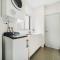 Spacious 3 bed apartment near airport with parking - Sydney