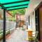 AaronL Homestay